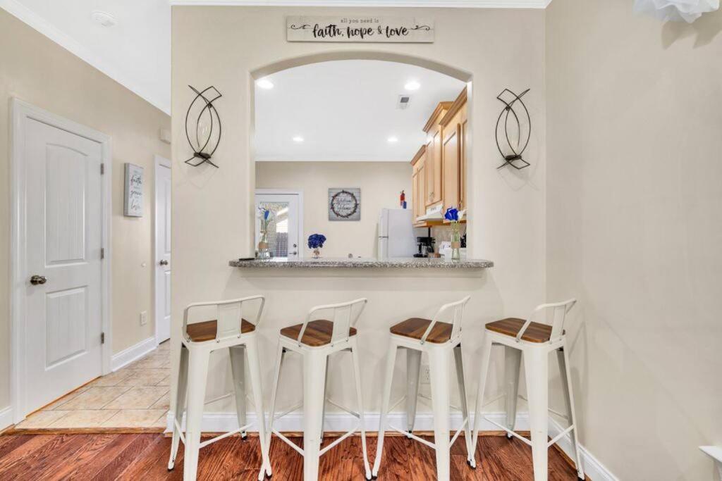 Cozy 2B Townhouse King Bed Free Parking Tv In Brs Villa Concord Exterior photo