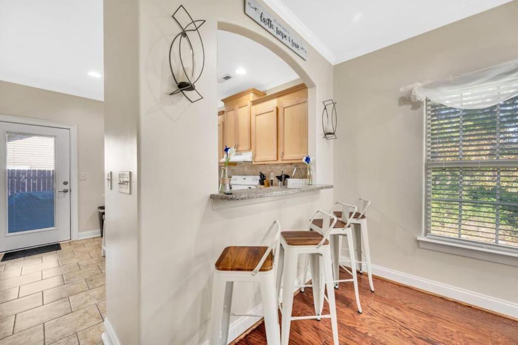 Cozy 2B Townhouse King Bed Free Parking Tv In Brs Villa Concord Exterior photo
