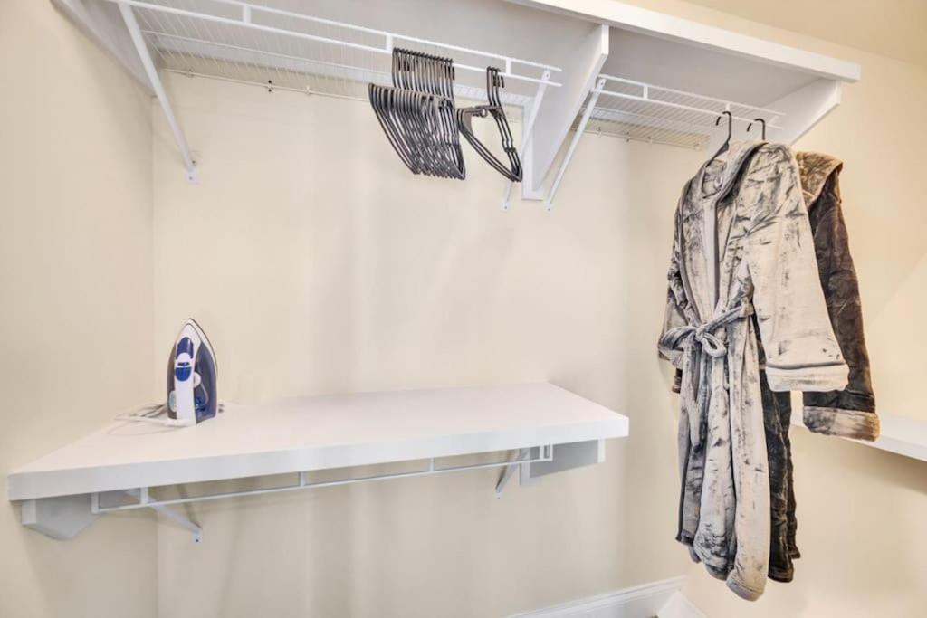 Cozy 2B Townhouse King Bed Free Parking Tv In Brs Villa Concord Exterior photo